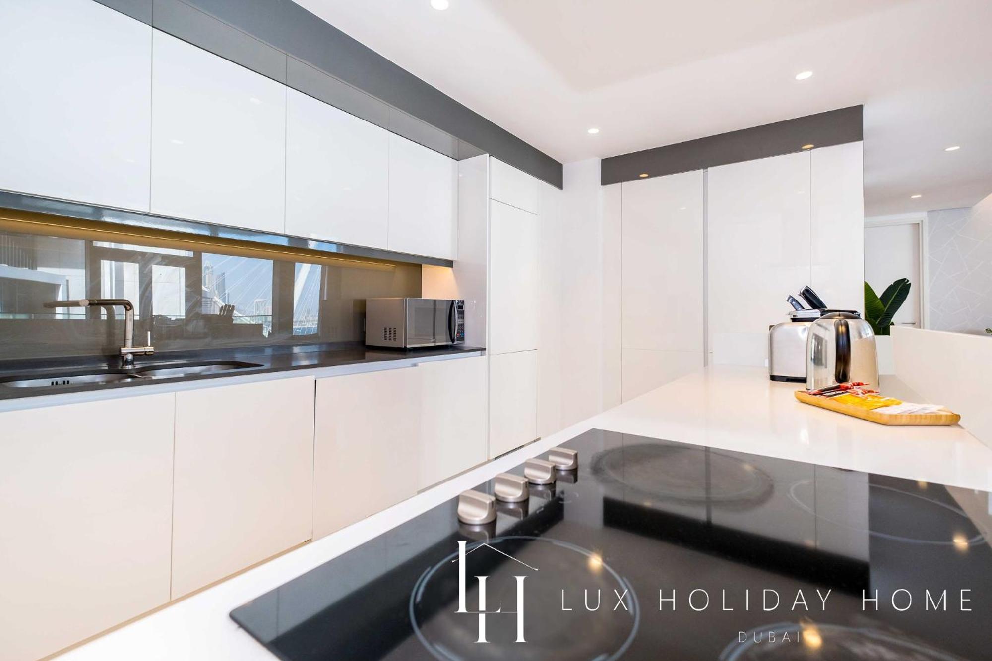 Lux - The Bluewater Island Suite ドバイ エクステリア 写真